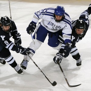 开云体育-红牌与逆转，武磊争议离场，国安绝地反击的战术博弈，红牌争议与惊天逆转，国安绝地反击背后的战术博弈