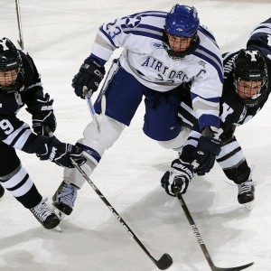 电竞投注平台-在绝望走廊失声的穆古鲁扎，如何映照勇士的涅槃之路？从无声走廊到涅槃赛场，穆古鲁扎失声时刻映照的勇士重生之路